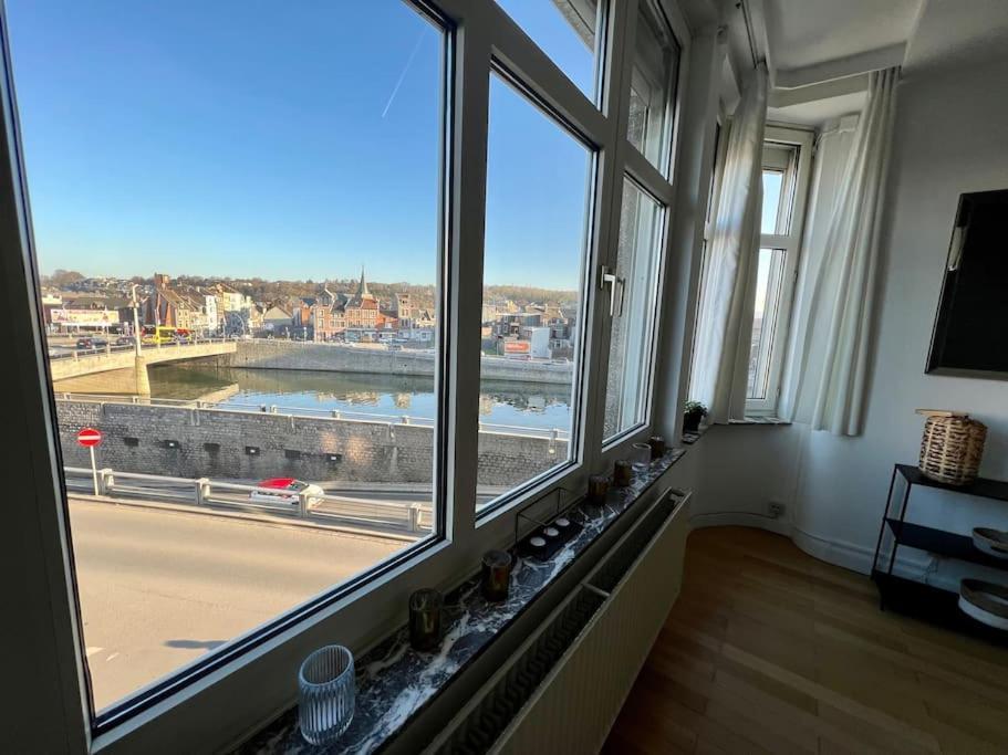 Bellevue - Grand Appartement Pour 5 Sur Les Quais De La Meuse Lieja Exterior foto