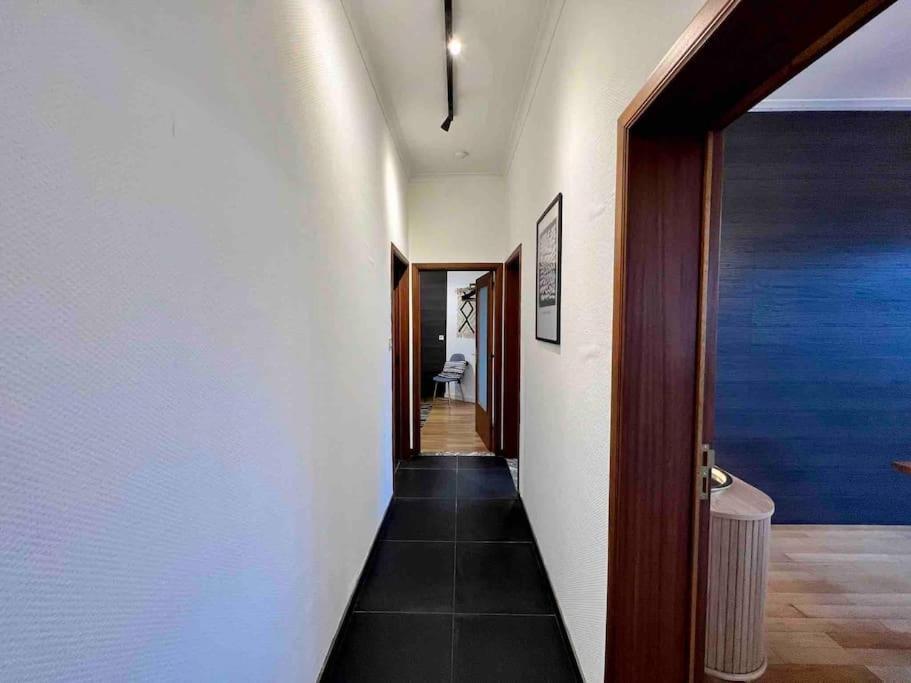 Bellevue - Grand Appartement Pour 5 Sur Les Quais De La Meuse Lieja Exterior foto