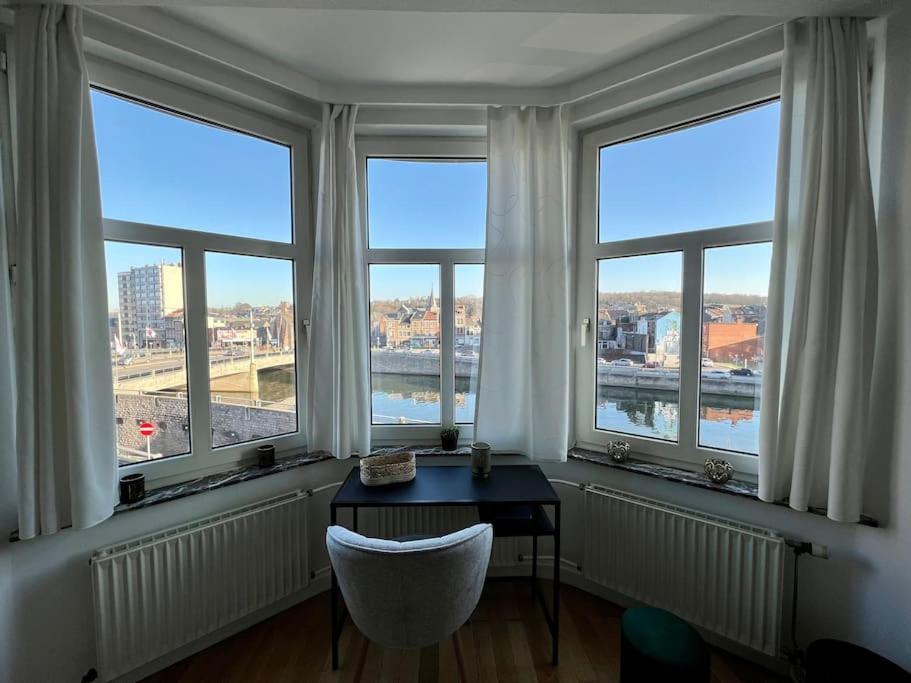 Bellevue - Grand Appartement Pour 5 Sur Les Quais De La Meuse Lieja Exterior foto