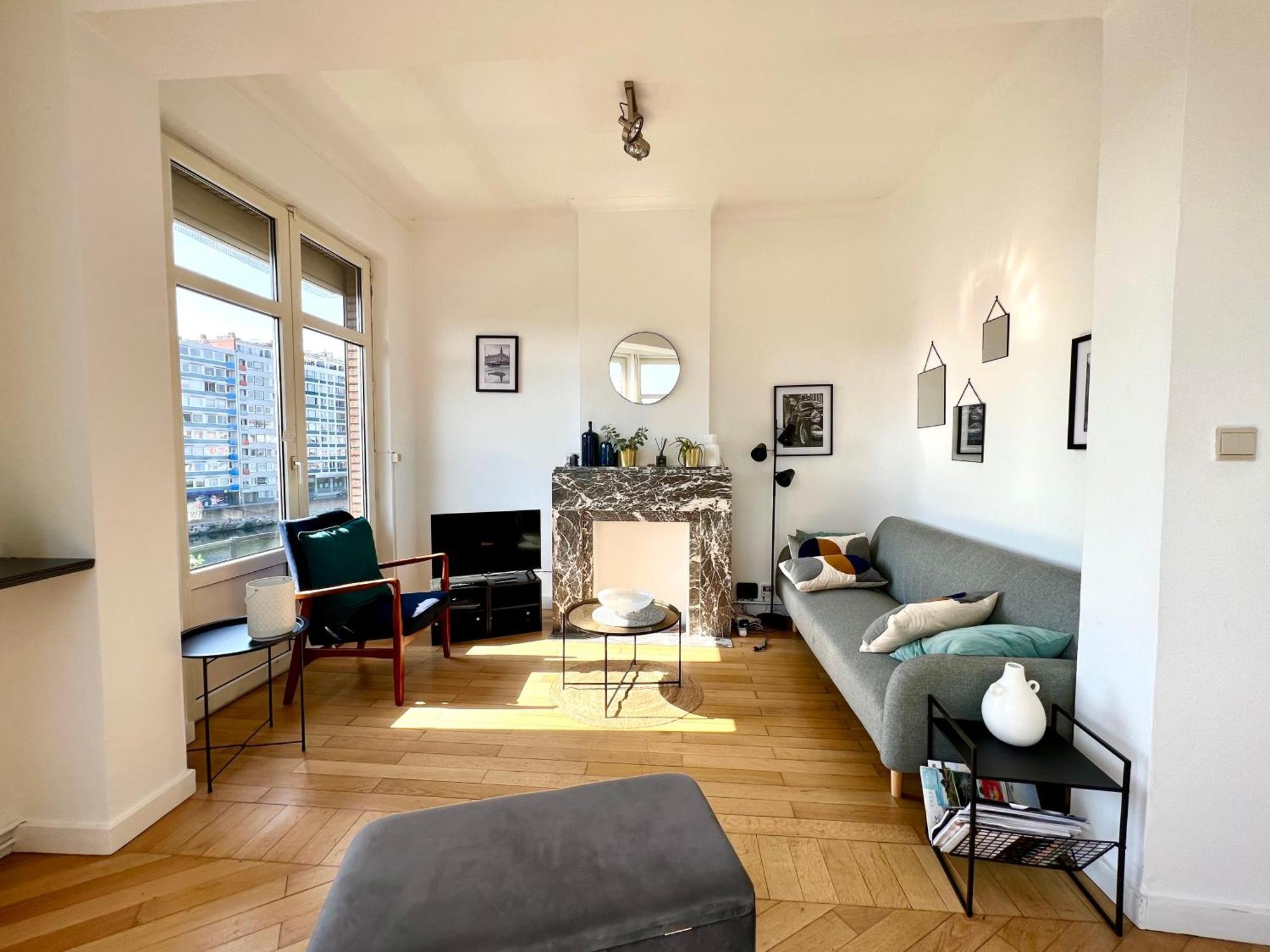 Bellevue - Grand Appartement Pour 5 Sur Les Quais De La Meuse Lieja Exterior foto